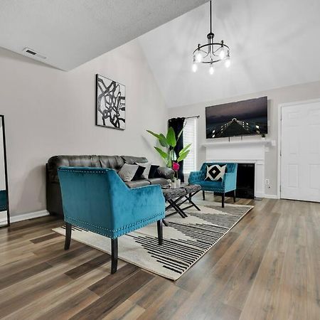 Plush Two Bedroom Retreat. A Home Away From Home! Ривърдейл Екстериор снимка